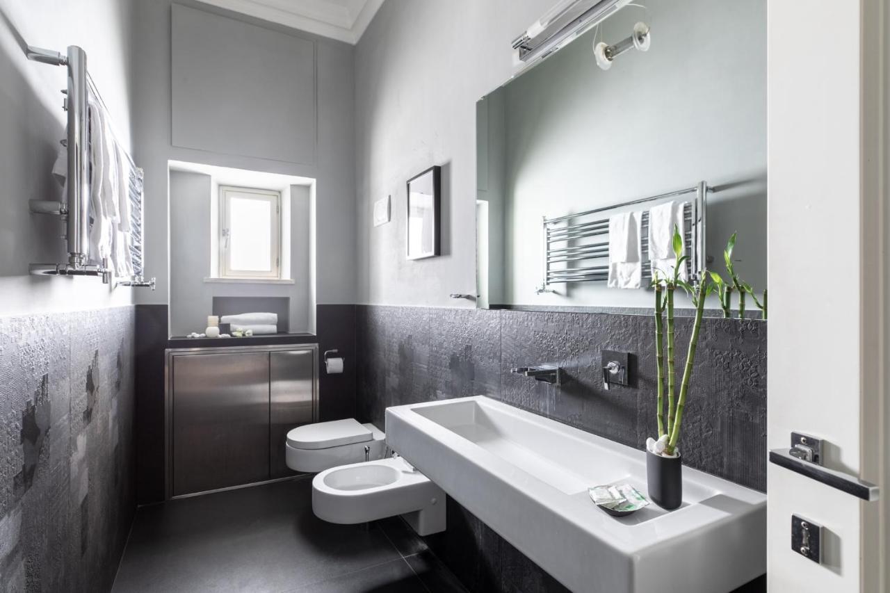 Iflat A Sparkle Of Red In Trastevere Rzym Zewnętrze zdjęcie