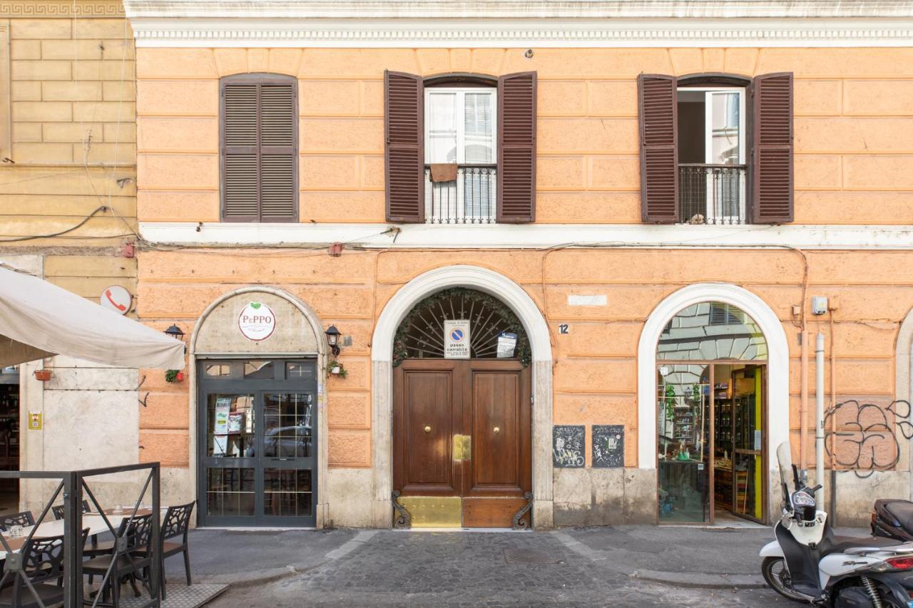 Iflat A Sparkle Of Red In Trastevere Rzym Zewnętrze zdjęcie